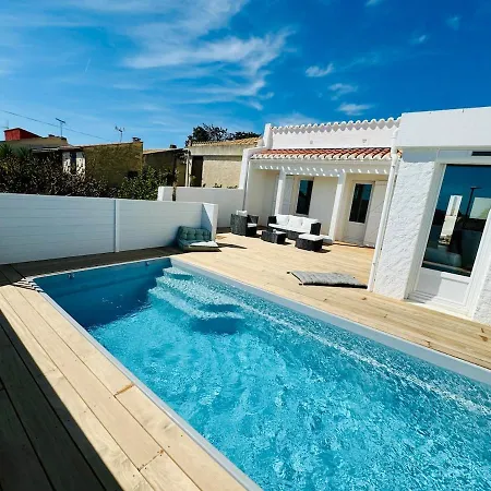 Casa Blanca Villa *